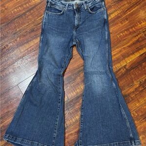 Wrangler Retro high-rise trumpet flare Med Wash jeans Sz 8, 29x30